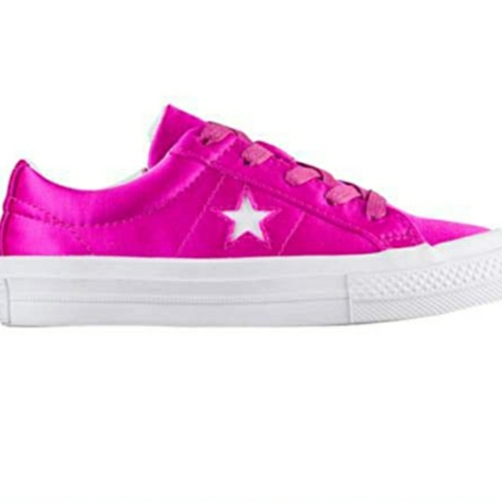 NWT Converse One Star